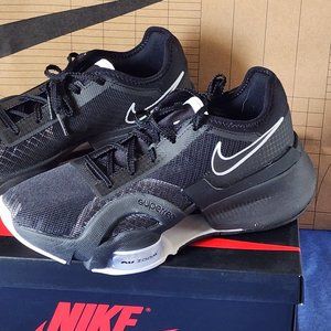 NEW!!!!! NIKE AIR ZOOM SUPERED 3 SIZE 8 WOMEN / BLACK